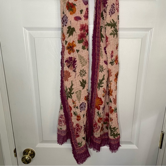 Anthropologie stunning floral wool blend scarf - Picture 4 of 6